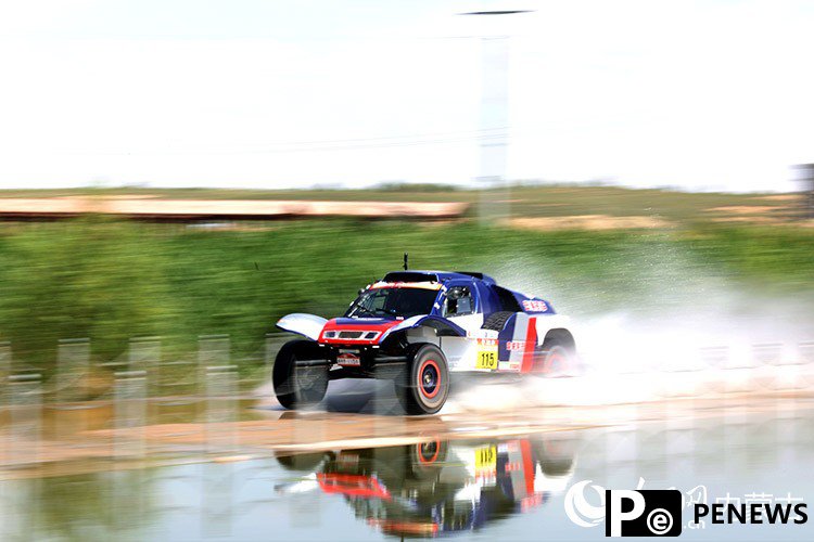 road rally takes place in Hanggin Banner, N China