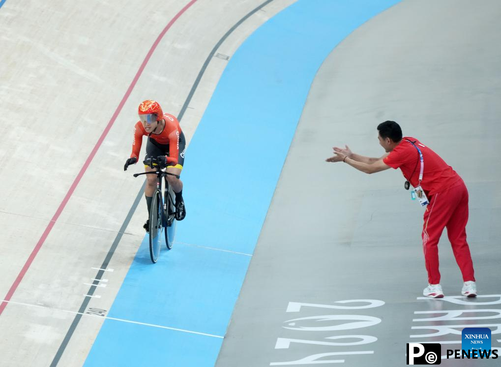 Cyclist Li claims China