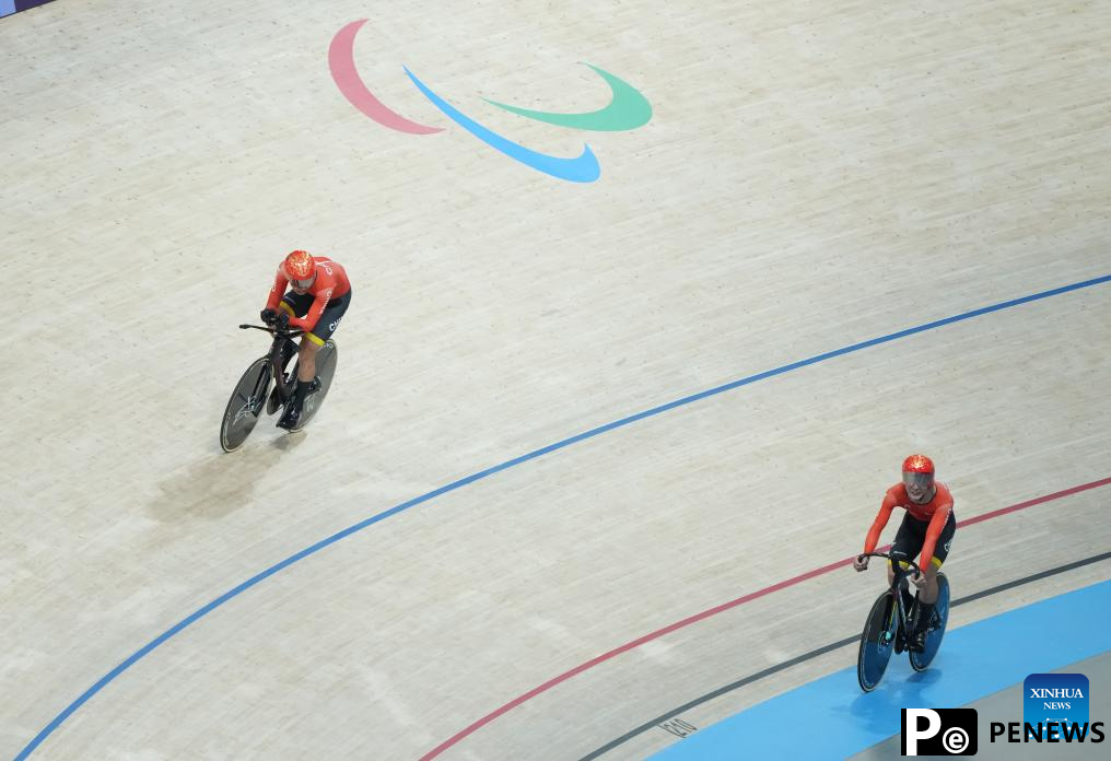 Cyclist Li claims China