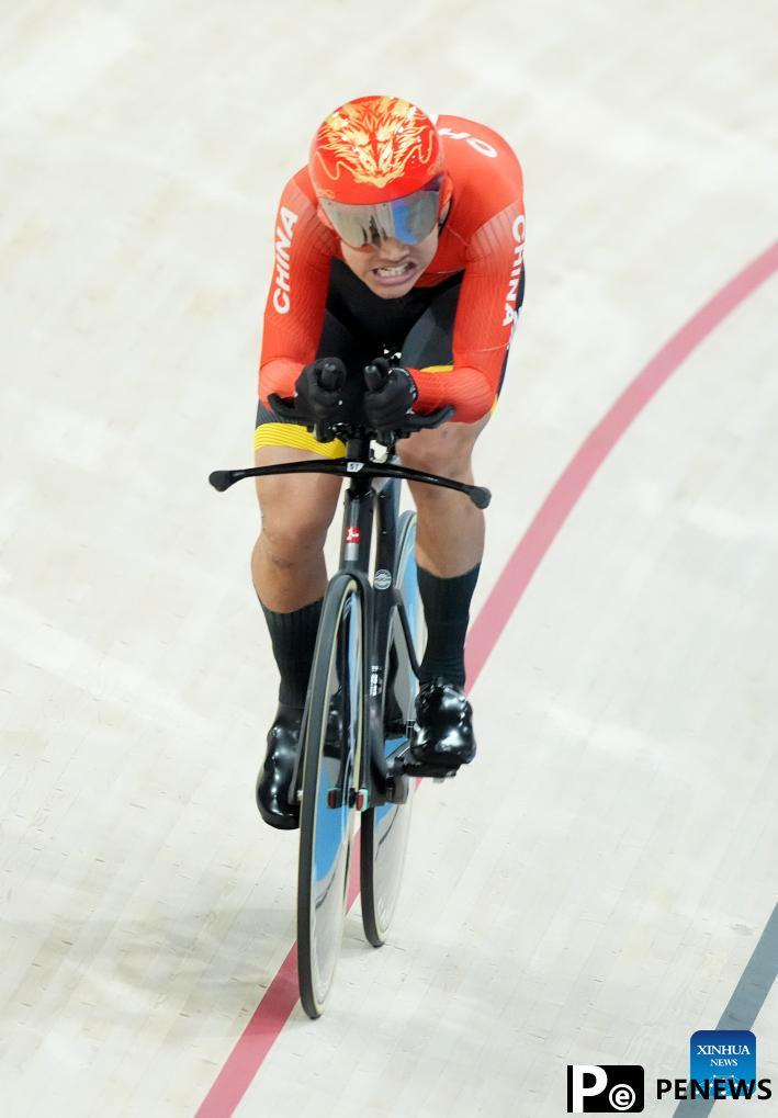 Cyclist Li claims China