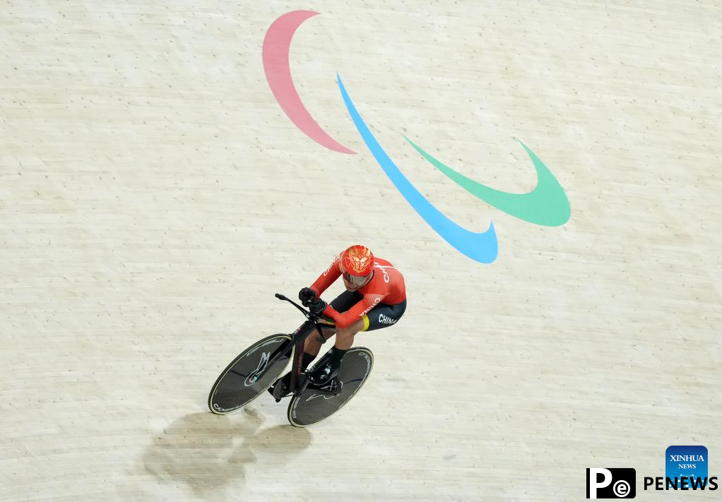Cyclist Li claims China