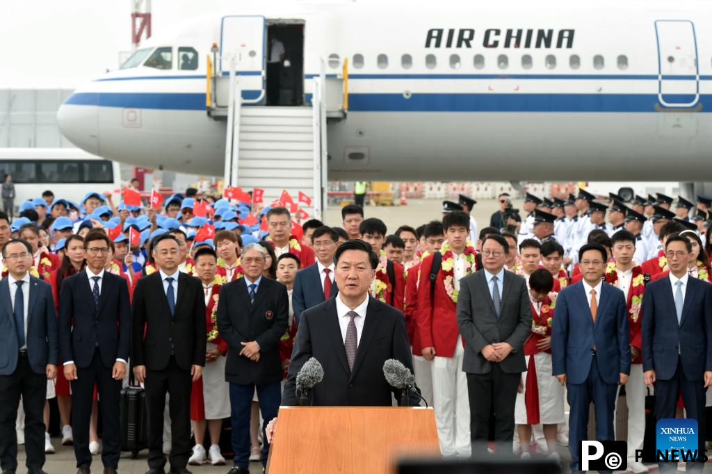 Chinese Olympic champions arrive in Hong Kong for 3