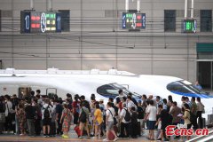 China's railway network handles more than 800 million passenger trips