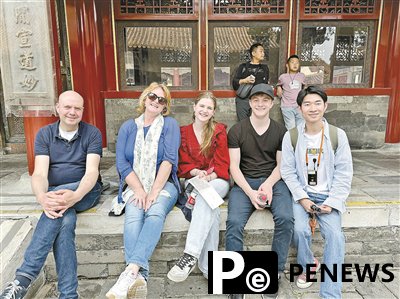 Local foreign language tour guides witness increasing popularity of 