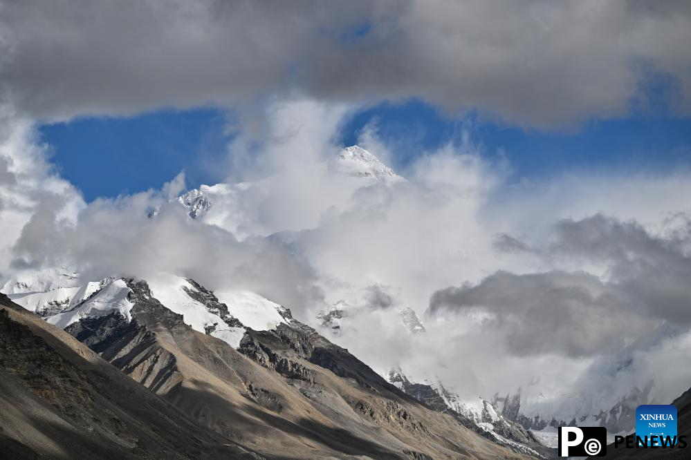 Scenery of Mount Qomolangma in Xizang