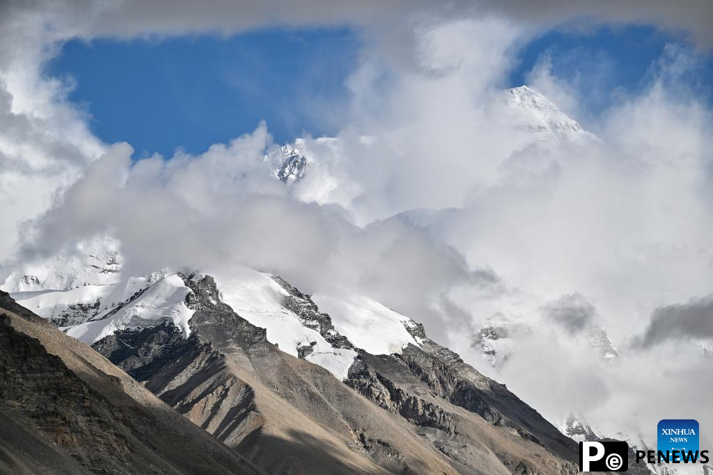 Scenery of Mount Qomolangma in Xizang