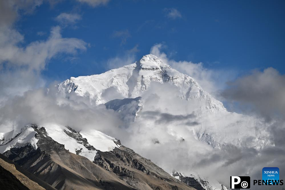Scenery of Mount Qomolangma in Xizang