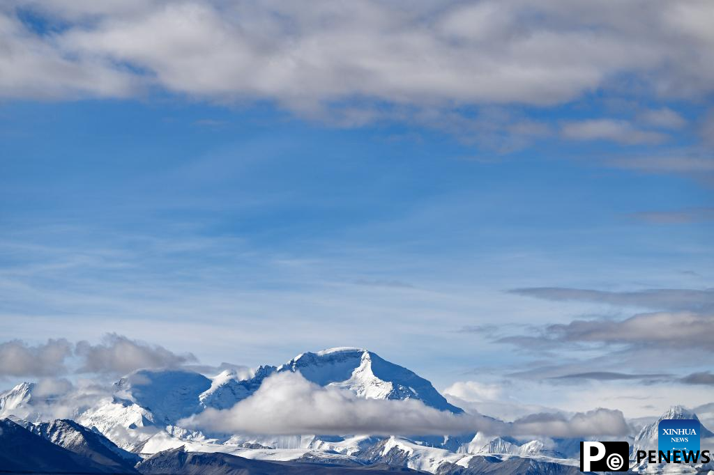 Scenery of Mount Qomolangma in Xizang