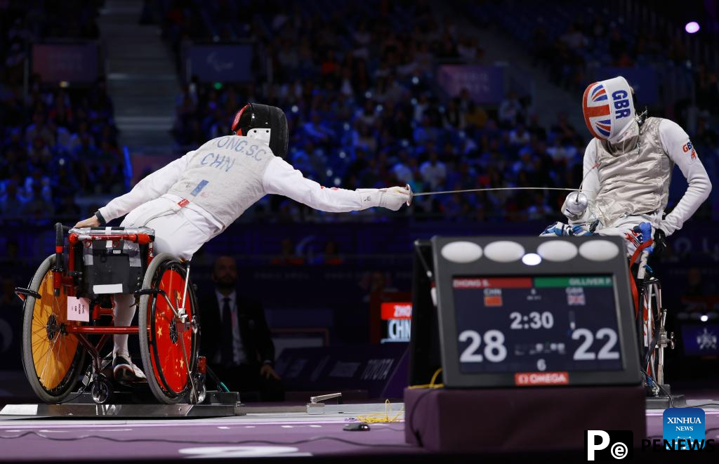Highlights of wheelchair fencing events at Paralympics