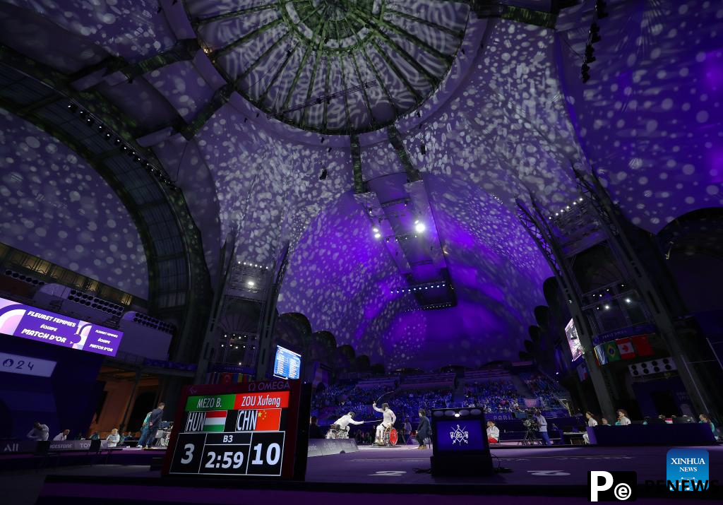 Highlights of wheelchair fencing events at Paralympics