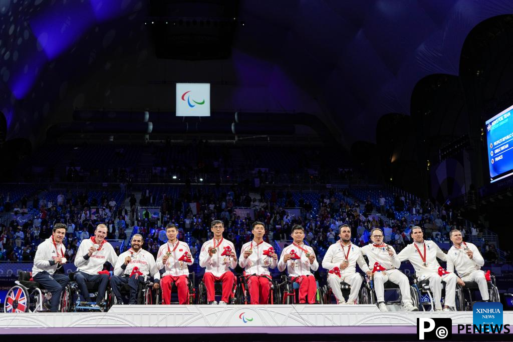 Highlights of wheelchair fencing events at Paralympics