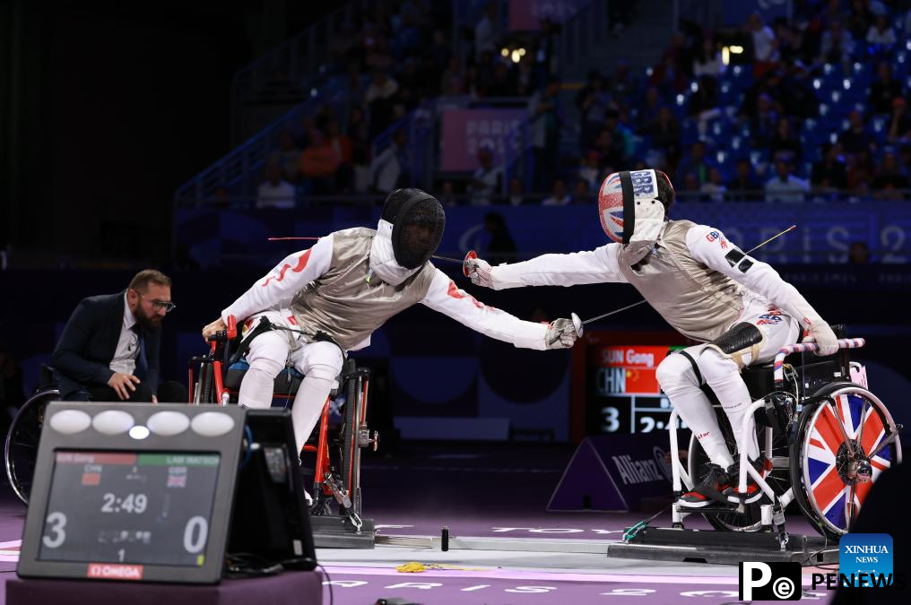 Highlights of wheelchair fencing events at Paralympics