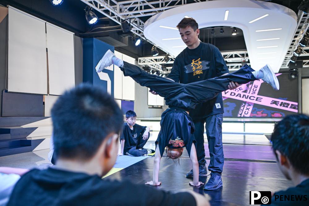 Z athletes break new ground, fueling sports revolution at home