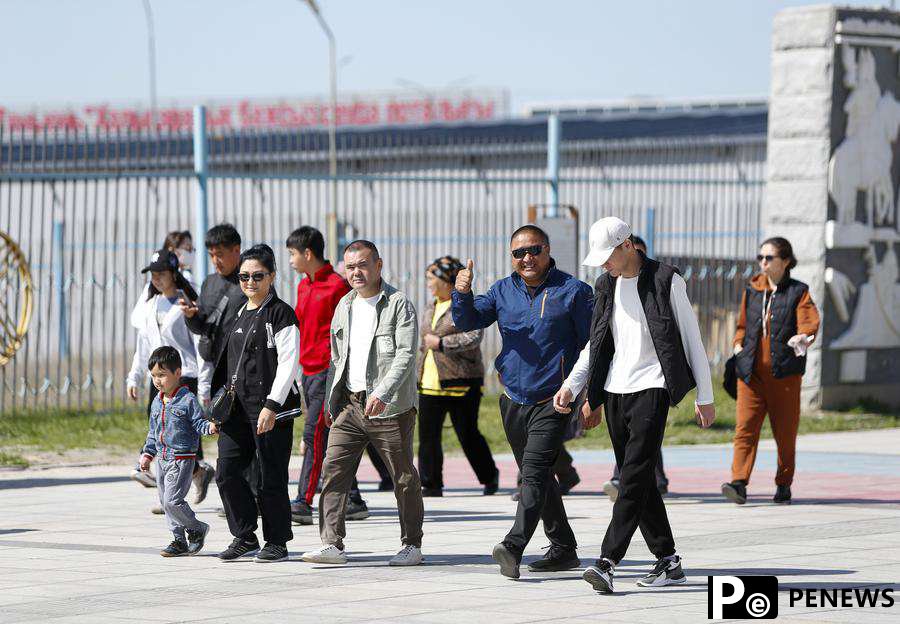 Xinjiang thrives despite costly U.S. mud