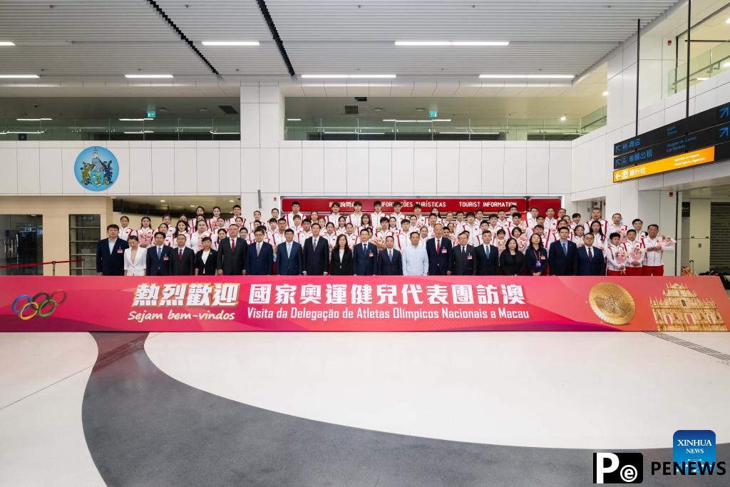 Chinese Olympic champions arrive in Macao for 3