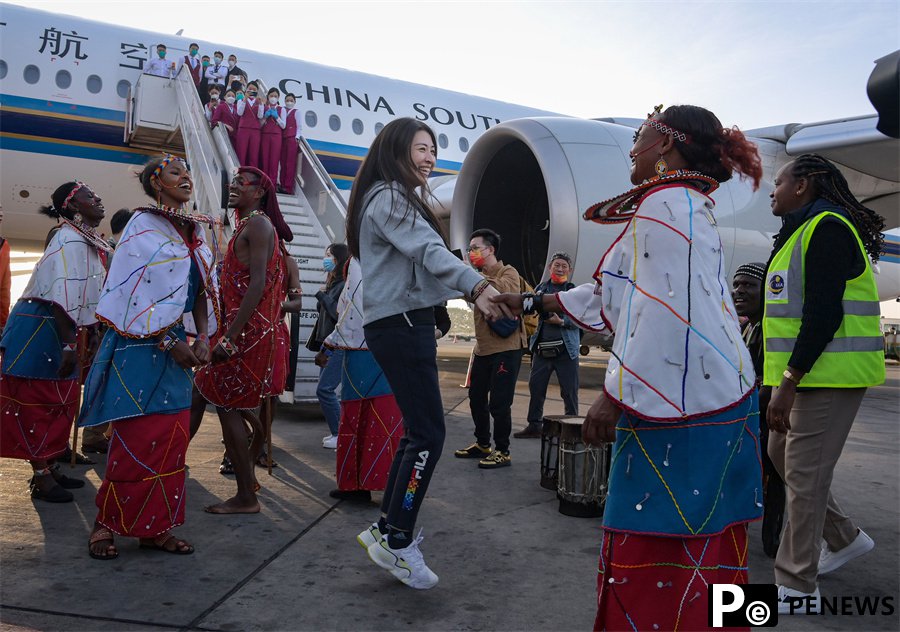 Chinese visitors answer Africa
