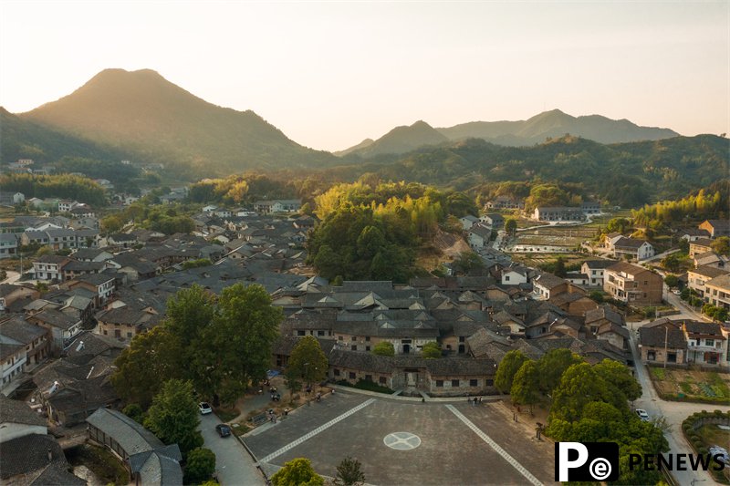 A stunning autumn tapestry in central China