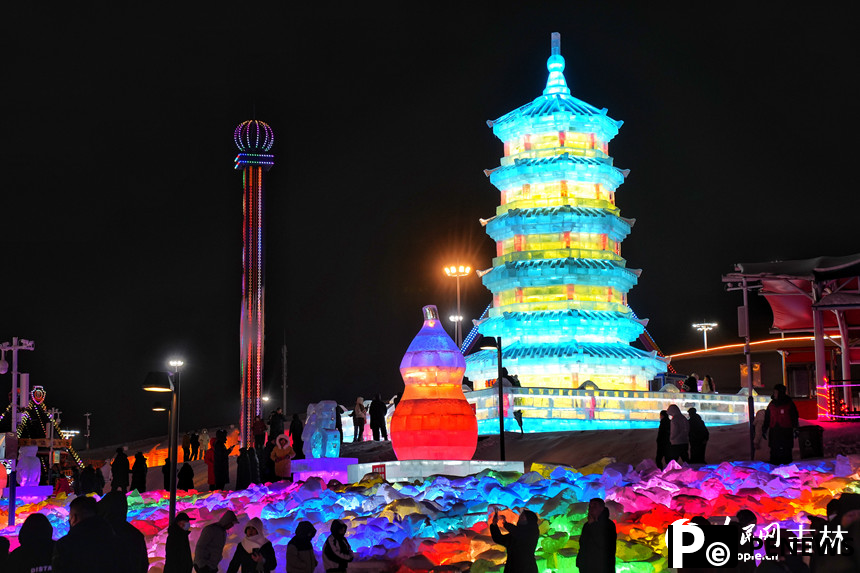 Ice and snow sculptures wow visitors at opening ceremony of tourist season in Liaoyuan, NE China
