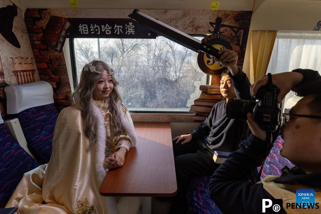 Train themed on ice and snow tourism starts operation in China