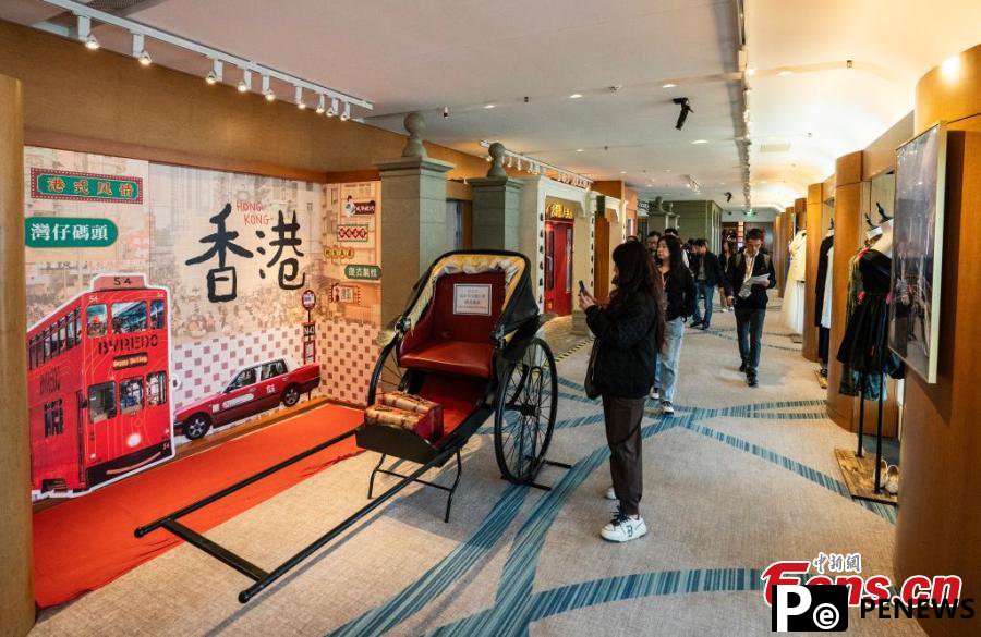 Luxury cruise liner sets sail from Hong Kong