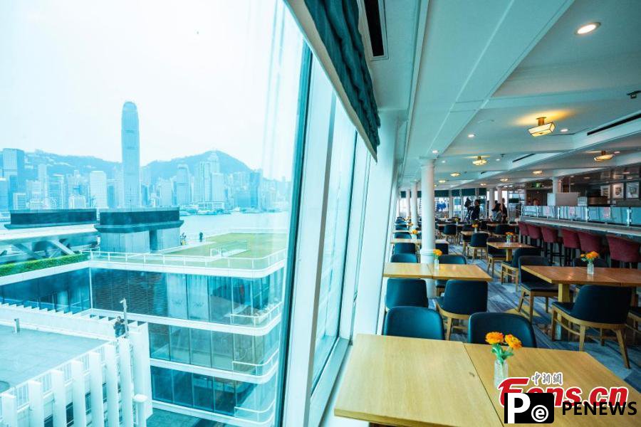 Luxury cruise liner sets sail from Hong Kong