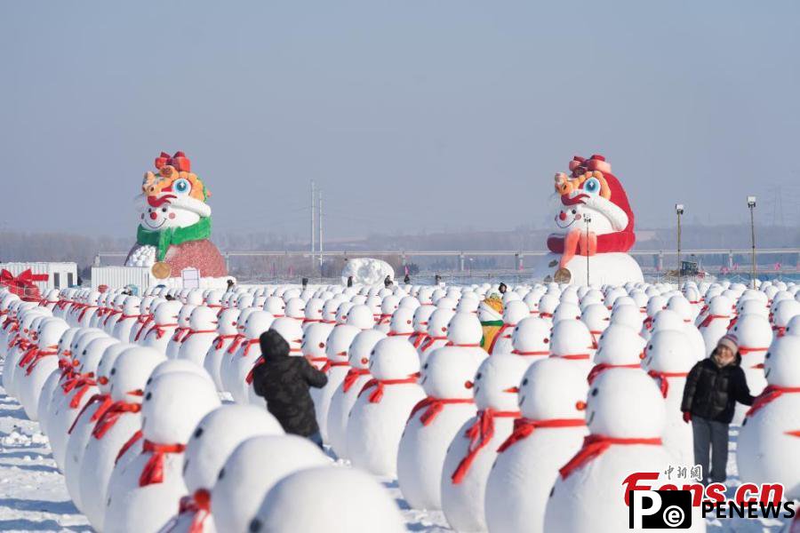More snowmen draw spotlight in Harbin