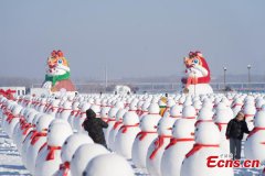 More snowmen draw spotlight in Harbin