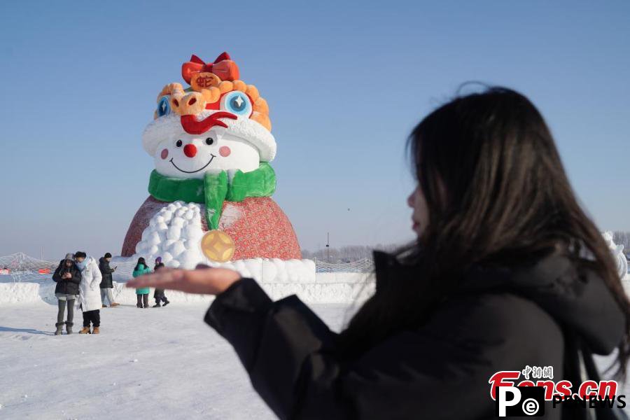 More snowmen draw spotlight in Harbin
