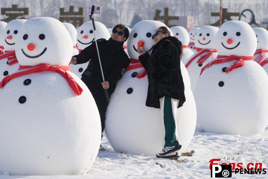 More snowmen draw spotlight in Harbin