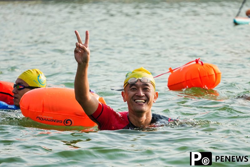Winter swimming event held in S China