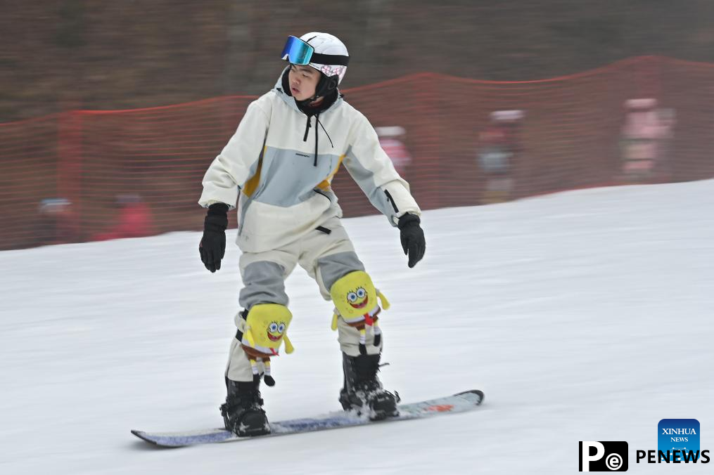Winter tourism boosts ＂ice and snow economy＂ in China