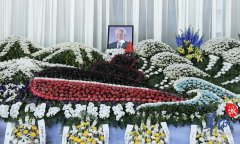 Farewell ceremony held for ‘father of China's nuclear submarines’ featuring floral tributes shaped like submarine and ocean waves