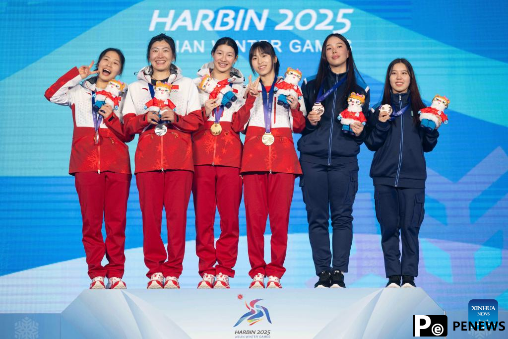China wins freestyle skiing women