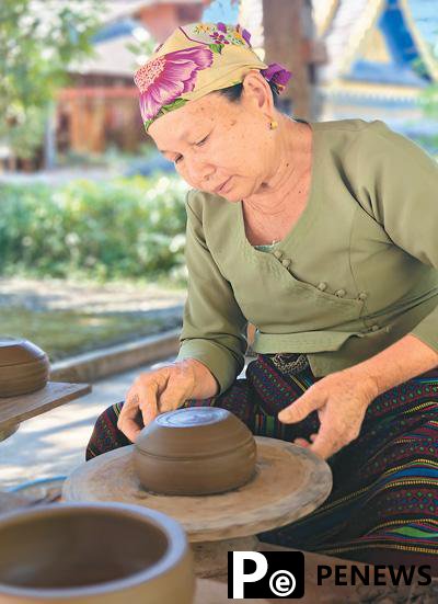 Tourism thrives in border villages in SW China
