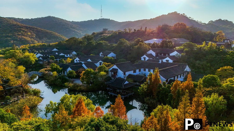 Mountains, waters, and forests take on their winter hues in E China