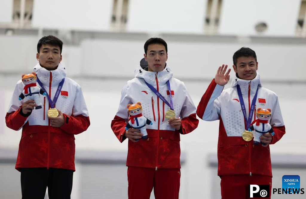 China wins speed skating men
