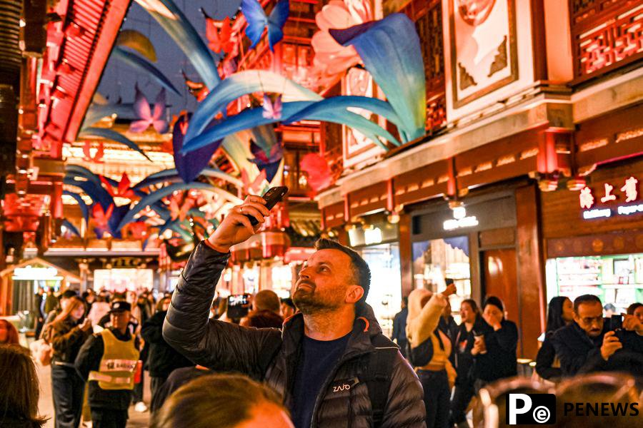 Visa-free policy sparks "China Travel" boom
