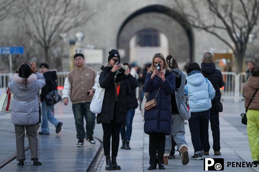 Visa-free policy sparks "China Travel" boom