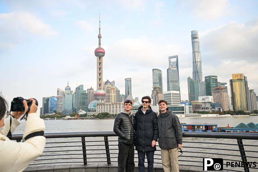 Visa-free policy sparks "China Travel" boom