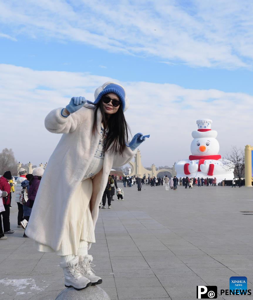 In pics: giant snowman at Sun Island scenic spot in Harbin