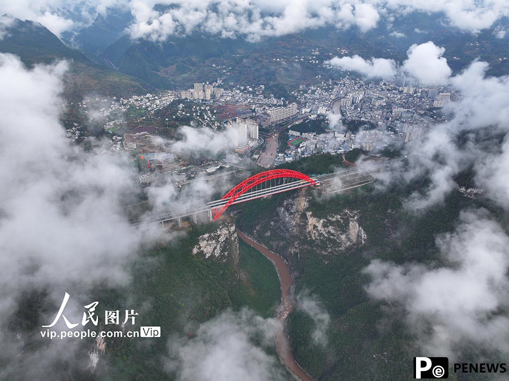 Misty view of Loushuihe Bridge in C China
