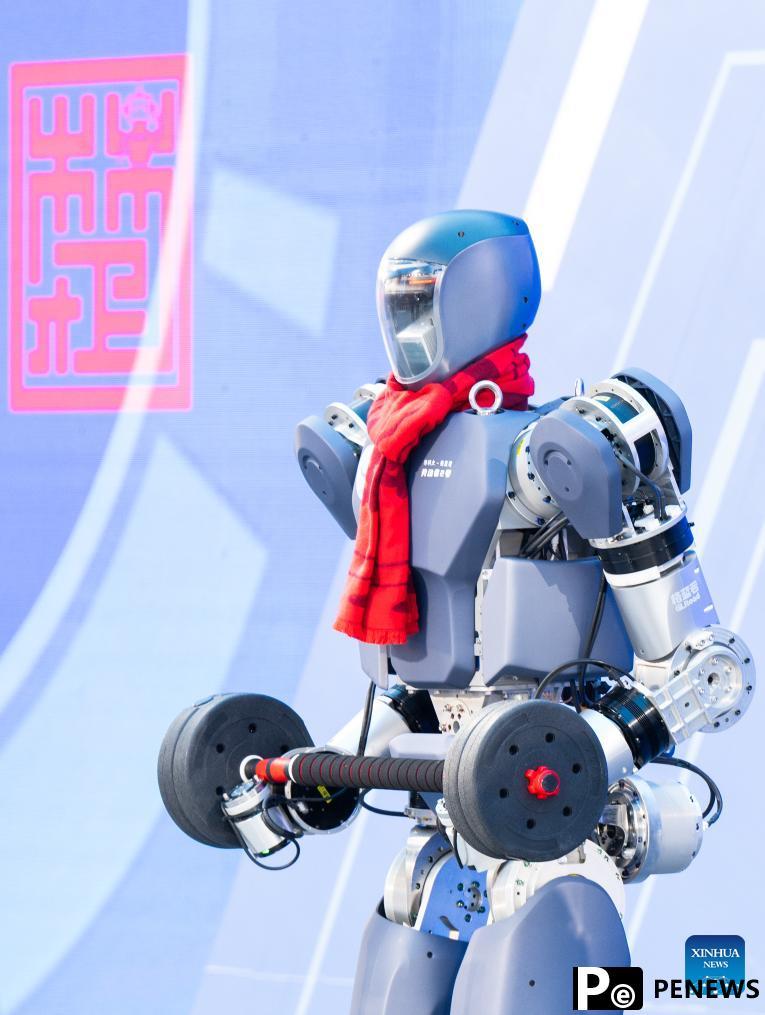 Humanoid robots of ＂Chucai＂ series displayed in Wuhan