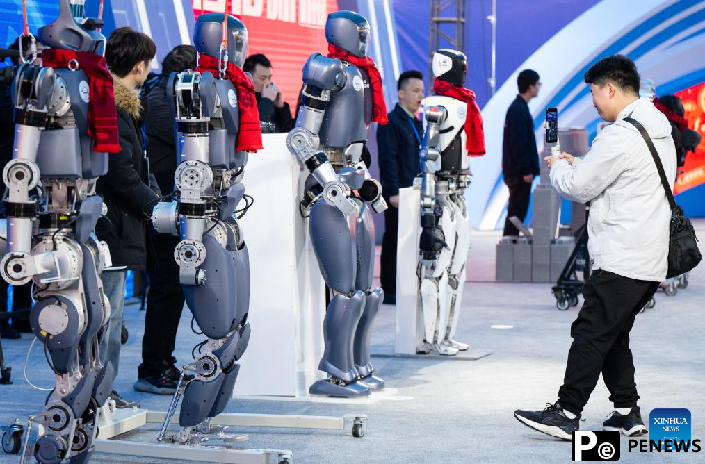 Humanoid robots of ＂Chucai＂ series displayed in Wuhan