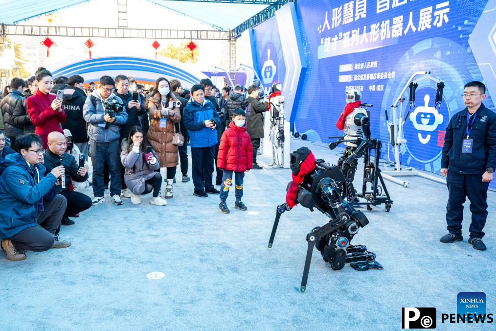 Humanoid robots of ＂Chucai＂ series displayed in Wuhan