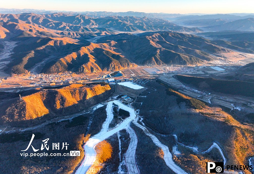 Picturesque winter scenery in N China