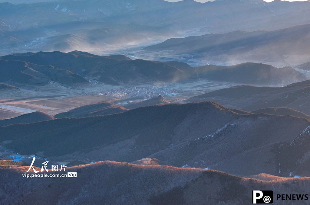 Picturesque winter scenery in N China