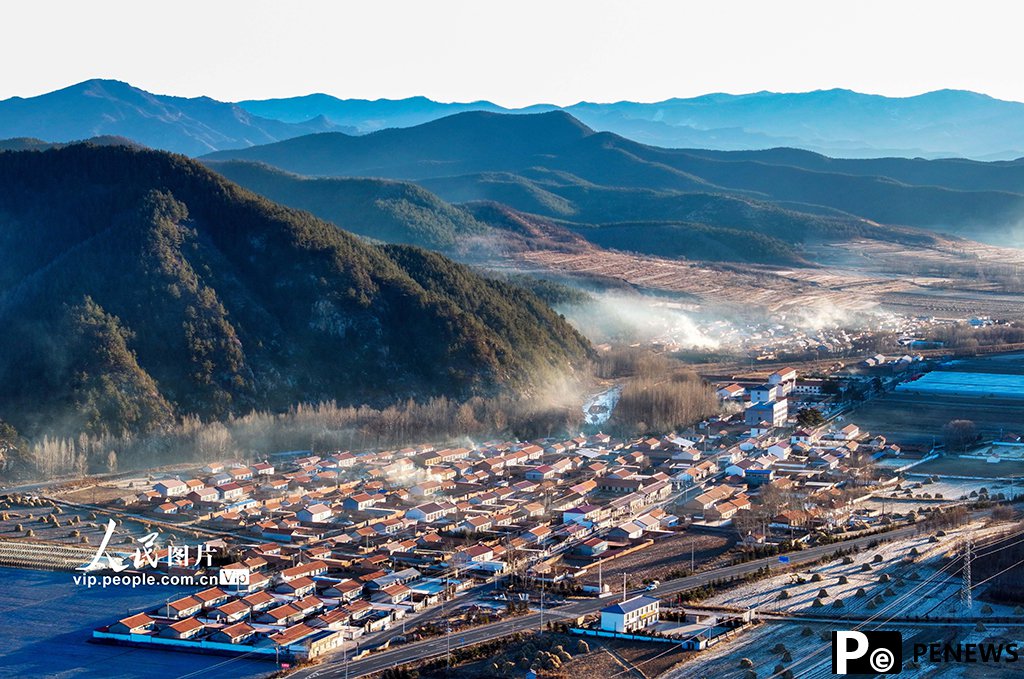 Picturesque winter scenery in N China