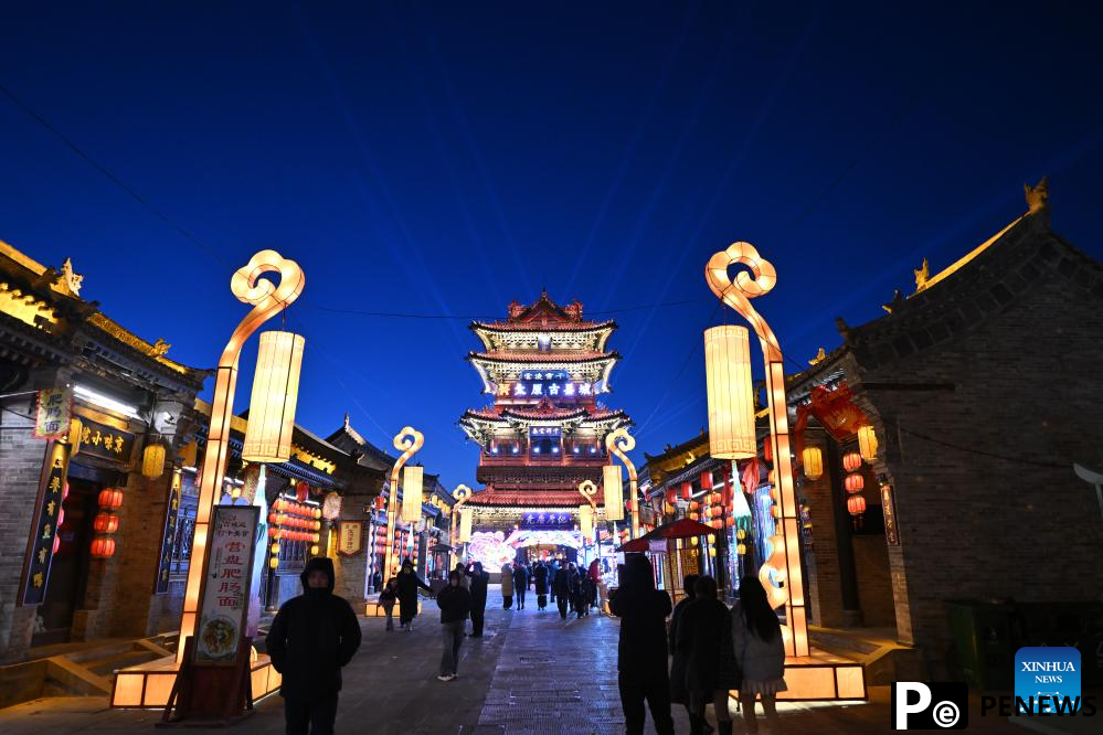 Lantern show held in Taiyuan, north China
