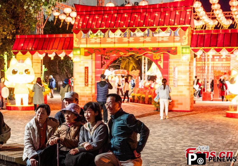 Dazzling lanterns displayed ahead of festival in Hong Kong
