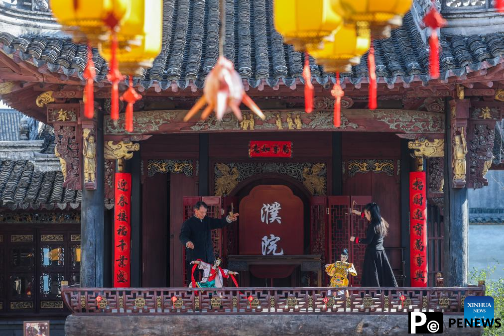 Puyuan Fashion Resort hosts cultural activities for visitors during Spring Festival